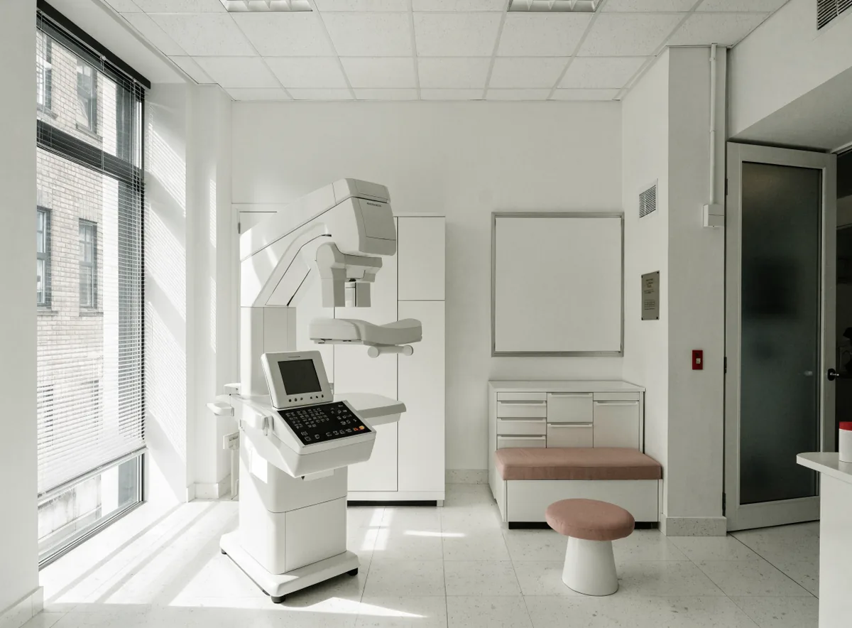 Dental imaging suite with a scanner unit (illustrative)