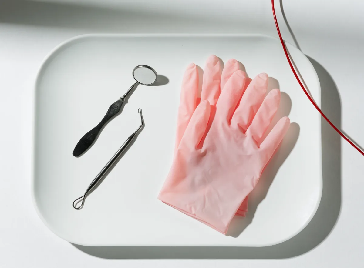 Dental check-up instruments (illustrative)